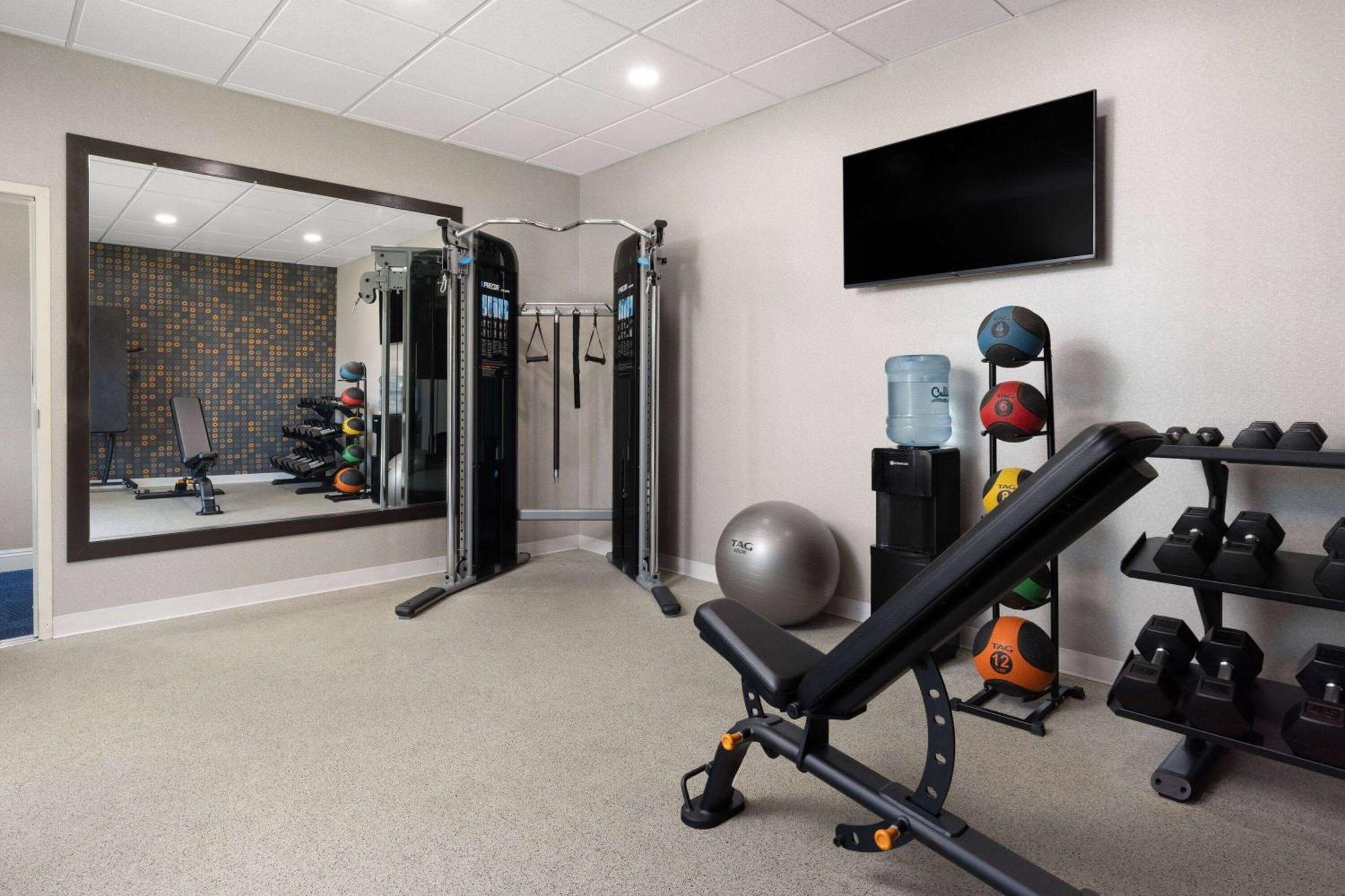 Отель La Quinta By Wyndham Bakersfield North Экстерьер фото